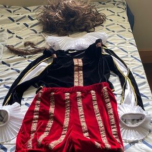 Boys William Shakespeare Costume used only once